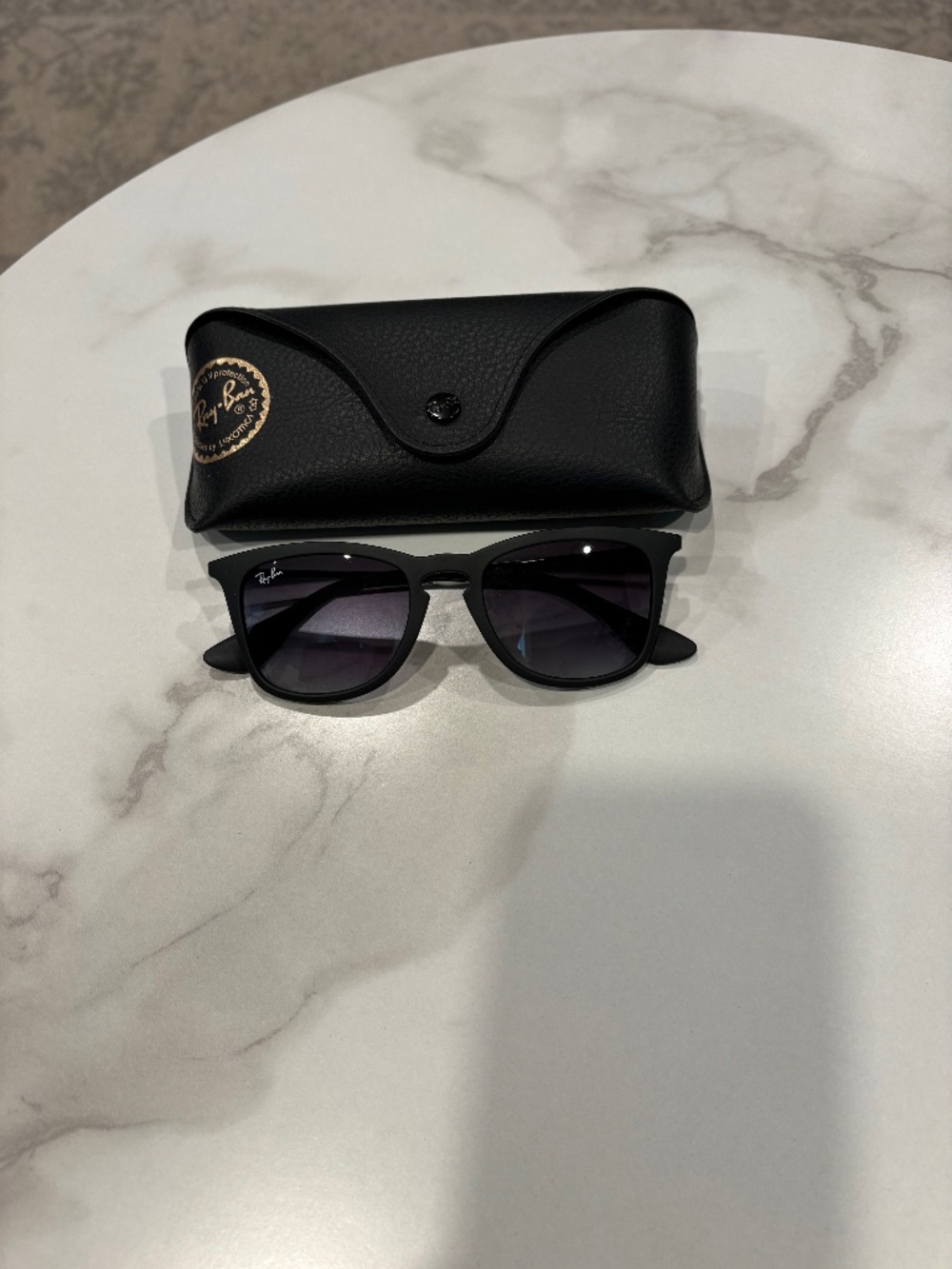 Ray-Ban sunglasses (RB422). Matte rubber black frame/grey gradient lenses